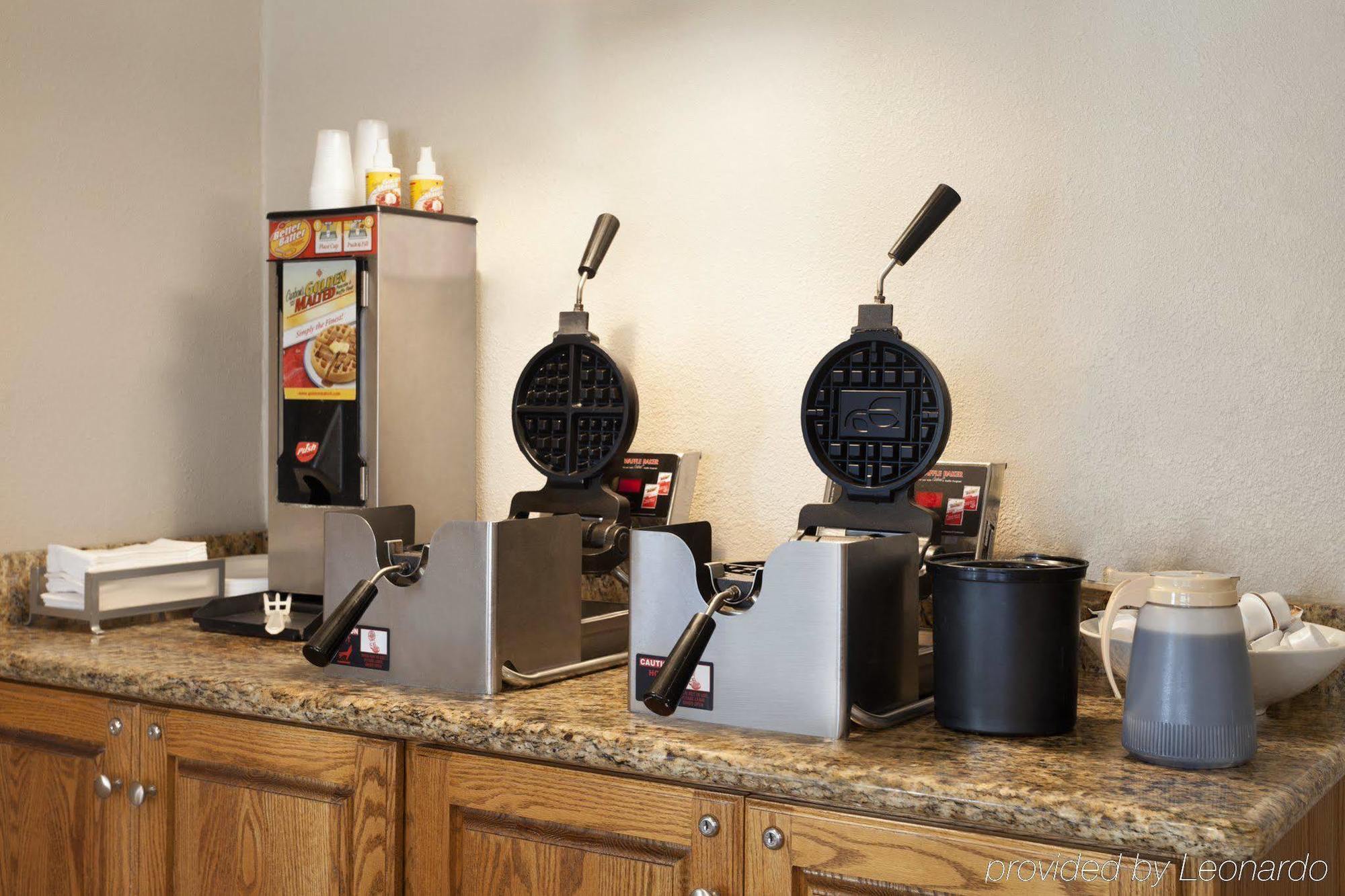 Country Inn & Suites By Radisson, Fort Dodge, Ia Exteriör bild